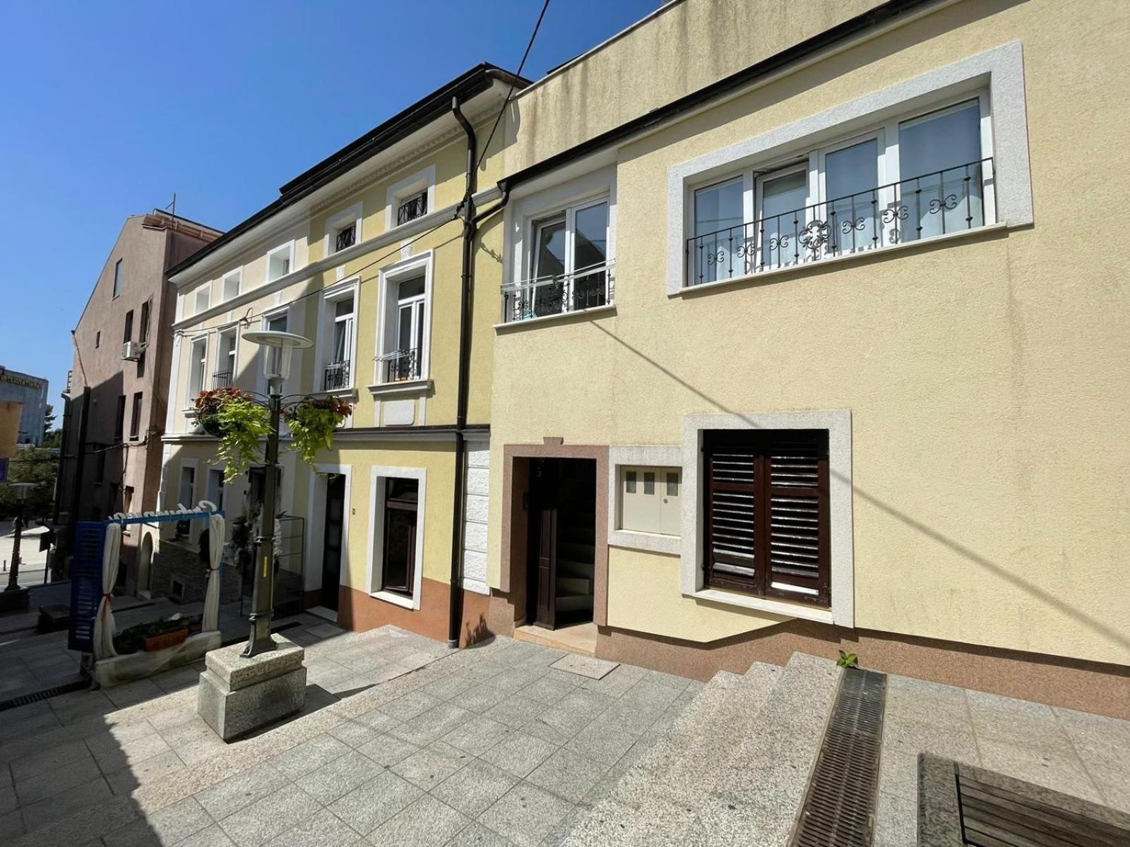 Apartman Mauro Sa Terasom